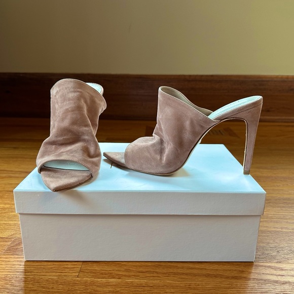 RAYE Dagger Heel. Never Worn. Comes with original box - Picture 3 of 8